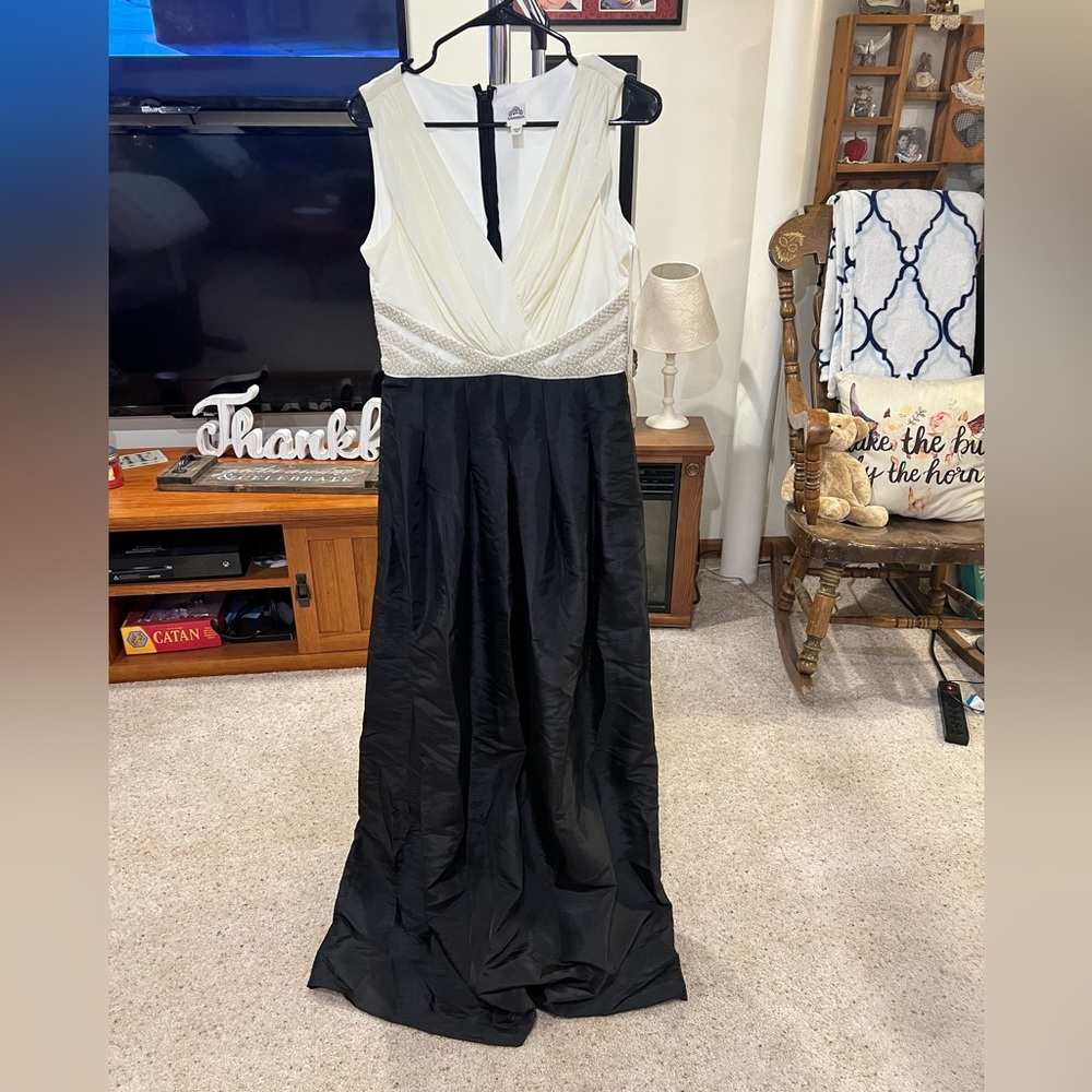 NWT Sangria formal dress